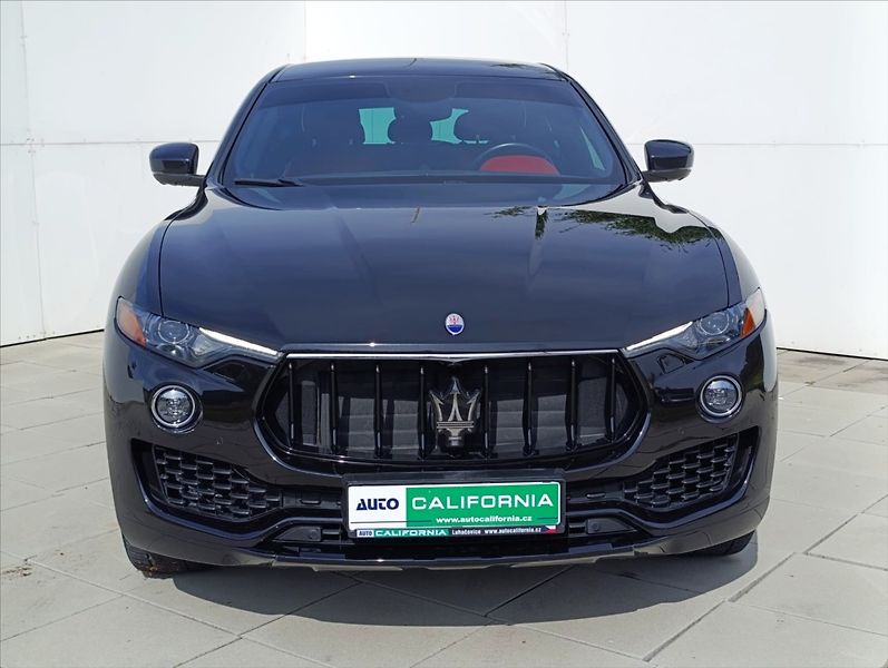 Maserati Levante 3,0 V6 Q4 Kůže,Kamera,Bi-xenon - fotka 3 z 40