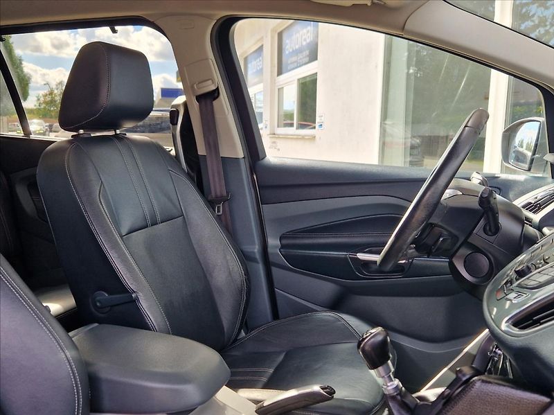 Ford Grand C-MAX 1,6 TDCi 7MÍST AUTOAC SENZORY - fotka 20 z 41
