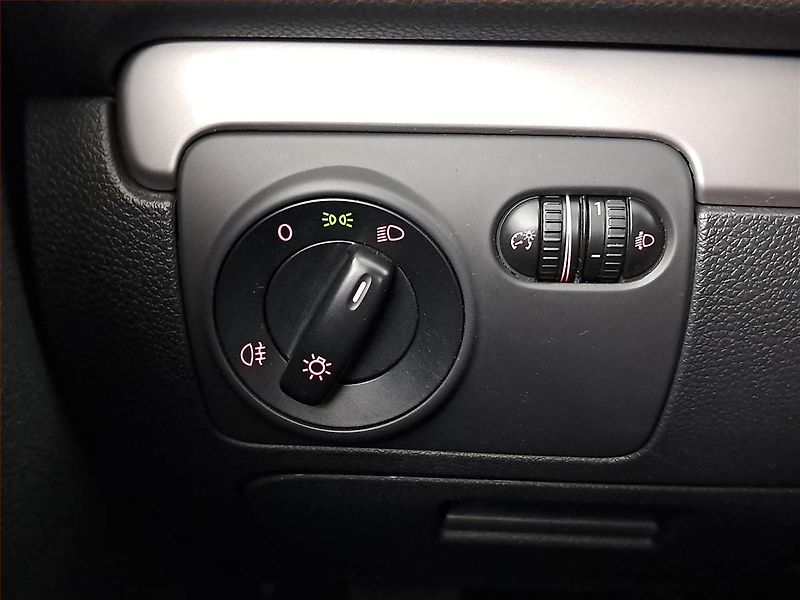 Volkswagen Golf (2010) 1.4 16V - fotka 15 z 15