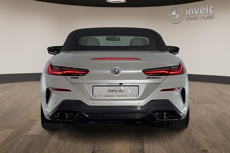 BMW Řada 8 M850i xDrive - fotka 7 z 33