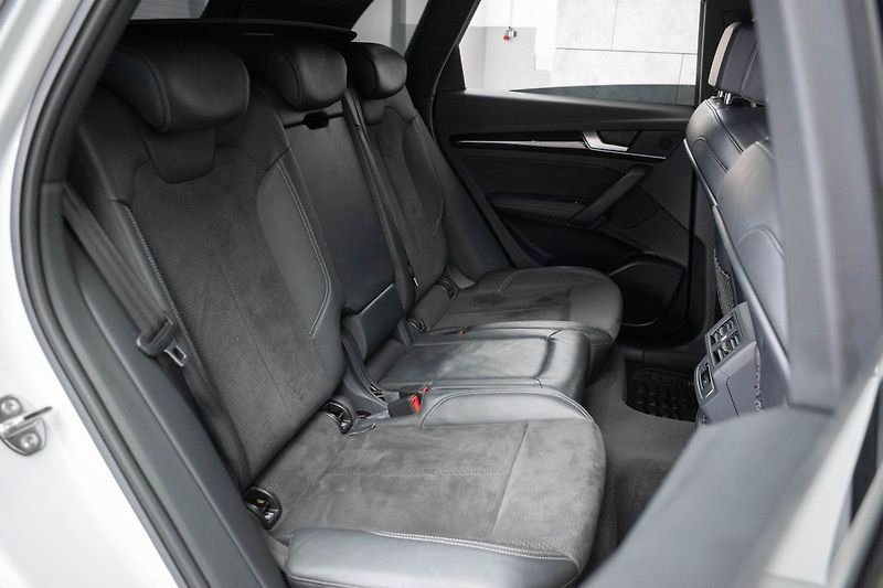 Audi SQ5 3.0 TDI *AIR*WEBASTO*TAŽNÉ*DPH - fotka 14 z 41