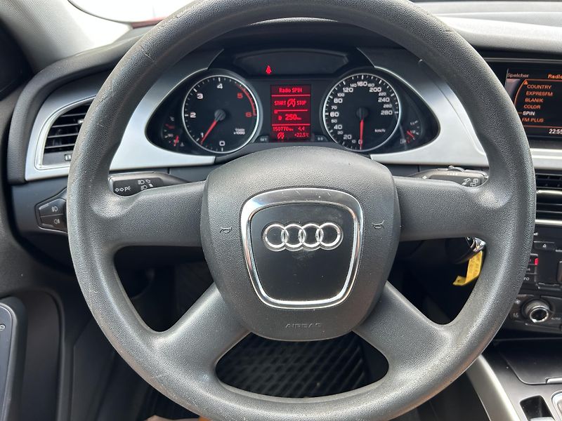Audi A4 (2010) 2.0 TDi 105 KW manuál  - fotka 17 z 24