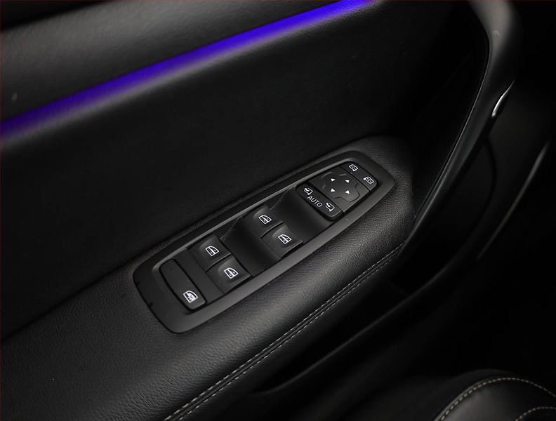 Renault Mégane (2018) 1.6 SCe, Serv.kniha, Kůže - fotka 16 z 18