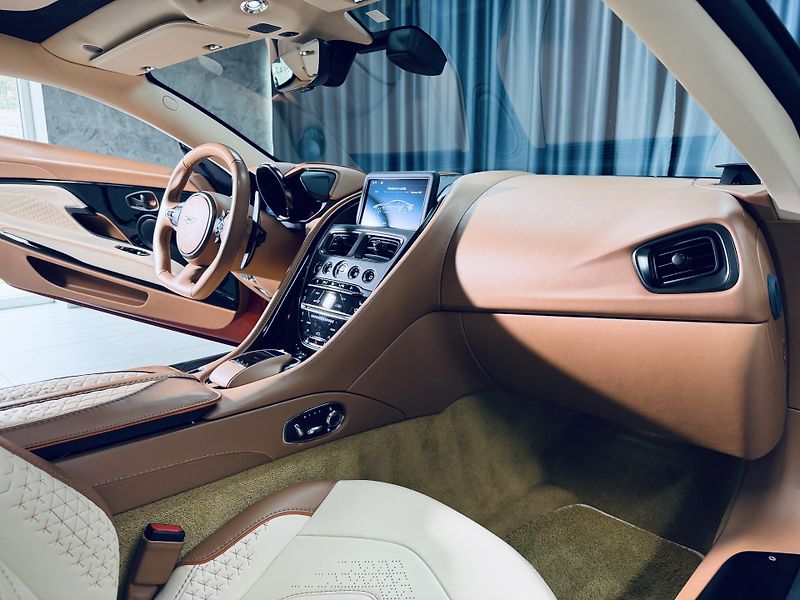 Aston Martin DBS (2019) 5.2.V12*Q*SUPERLEGGERA*CERAM - fotka 48 z 50
