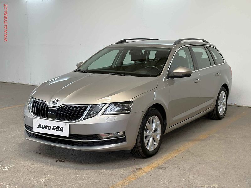 Škoda Octavia (2017) 1.6TDI, ČR, Style, LED - fotka 3 z 15