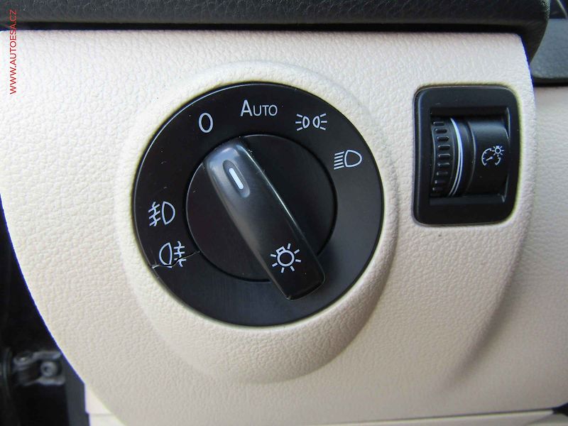 Volkswagen Tiguan (2009) 2.0 TDI 4x4, autoAC - fotka 12 z 20