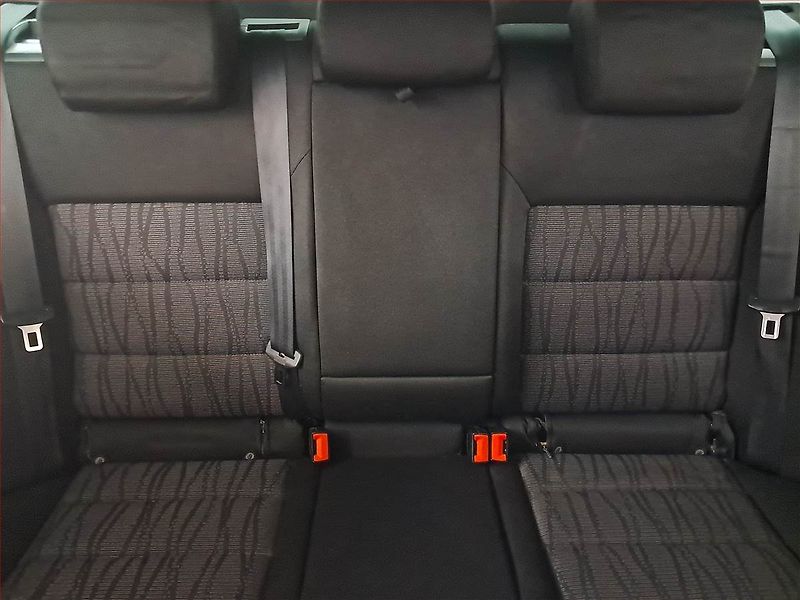 Škoda Octavia (2011) 1.6 TDI, Navi, Xenony - fotka 10 z 20