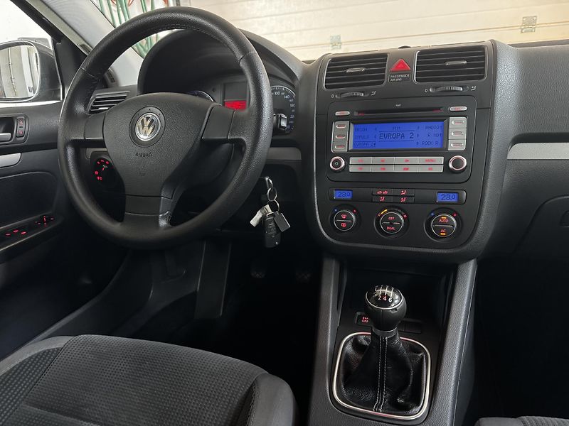 Volkswagen Golf (2008) Variant 1.4 TSI 103 KW  - fotka 12 z 19