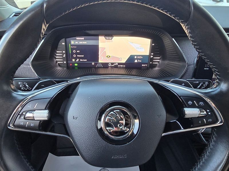 Škoda Octavia 2.0TDi 110kW DSG STYLE + NAVI - fotka 13 z 44