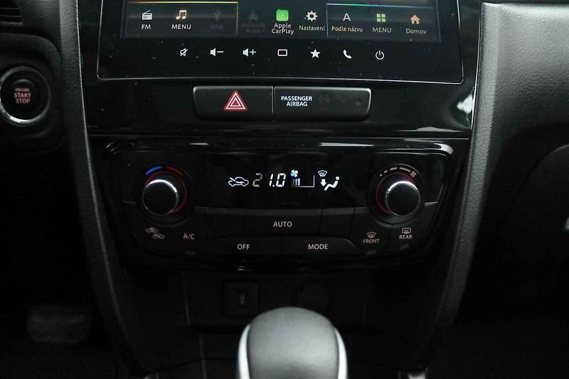 Suzuki Vitara je malé, ale schopné SUV. Prvky ze staré školy budou pro leckoho výhodou.