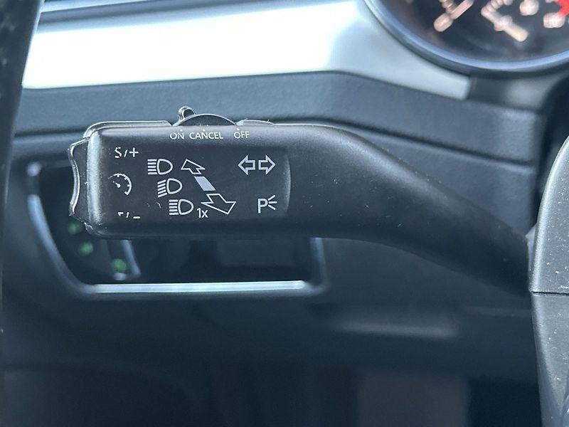 Škoda Superb (2013) Combi 2.0 TDI Ambition - fotka 18 z 33