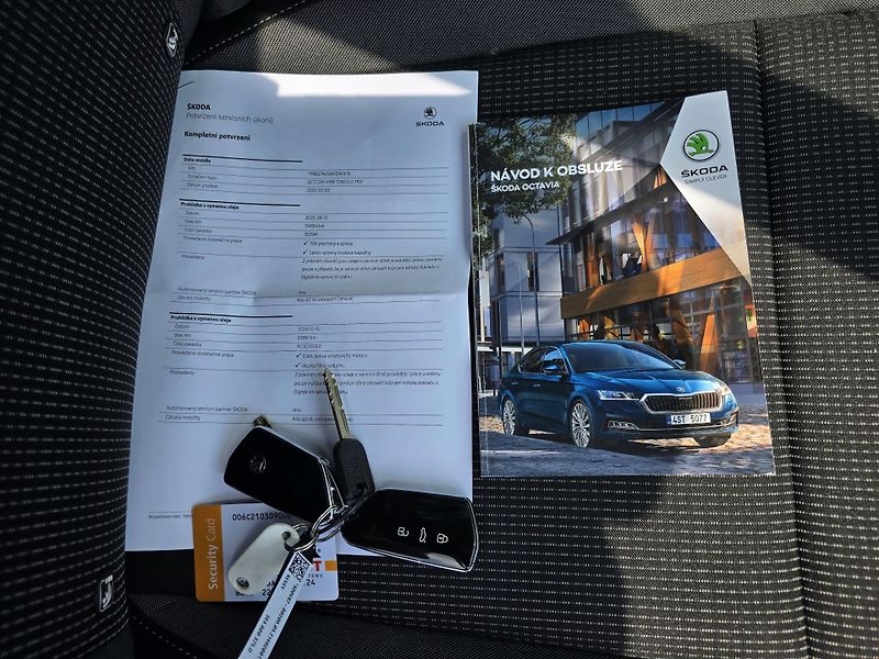 Škoda Octavia 2.0 TDI AMBITION PLUS 1.MAJ ČR - fotka 36 z 37