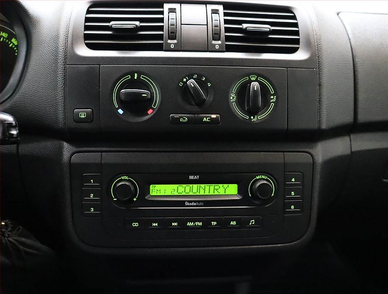Škoda Roomster (2011) 1.2 TSI, Vyhř. sedaček - fotka 12 z 17