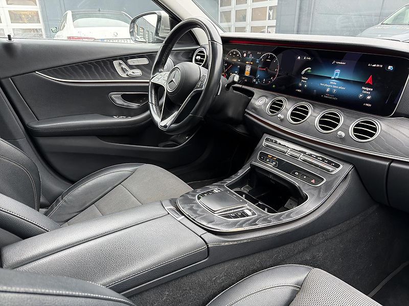 Mercedes-Benz Třídy E E 220d 4M Kombi - fotka 12 z 15