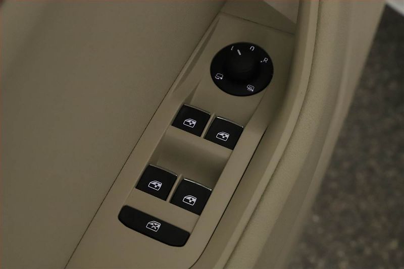 Škoda Superb (2017) 2.0 TDI, Automat, Kůže, Navi - fotka 19 z 20