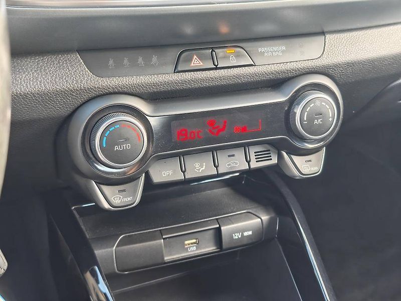 Kia Stonic 1,0 T-GDi GPF 7DCT EXCLUSIVE 7 - fotka 18 z 23