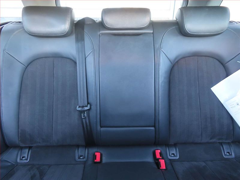 Audi A6 (2012) 2.0 TDI, Automat, Serv.kniha - fotka 10 z 23