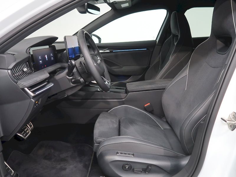 Škoda Superb (2025) SPORTLINE 2.0TDI 142KW 4x4 DSG - fotka 13 z 48