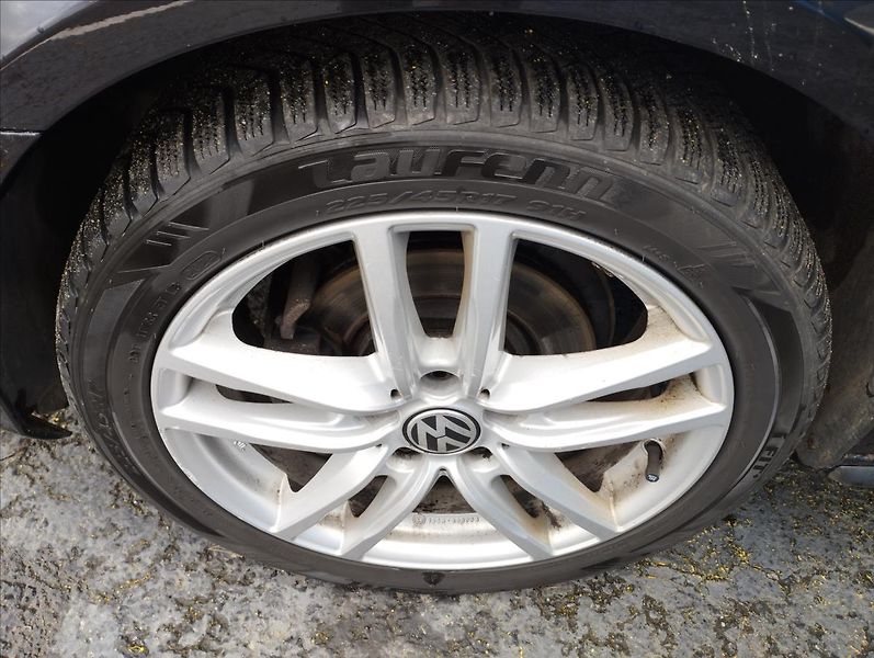 Volkswagen Golf 1,6 TDi 77KW - fotka 15 z 16
