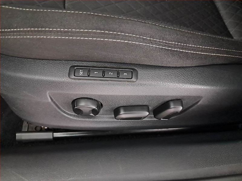 Škoda Superb (2017) 2.0 TDI, Automat, Navi - fotka 15 z 21