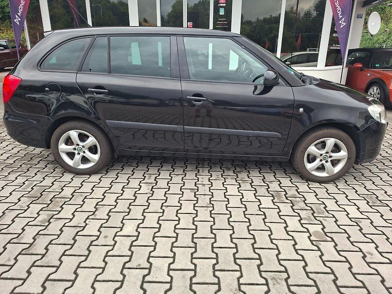 Škoda Fabia (2008) 1.4i 63kW -AUT.KLIMA-TEMPOMAT - fotka 9 z 30