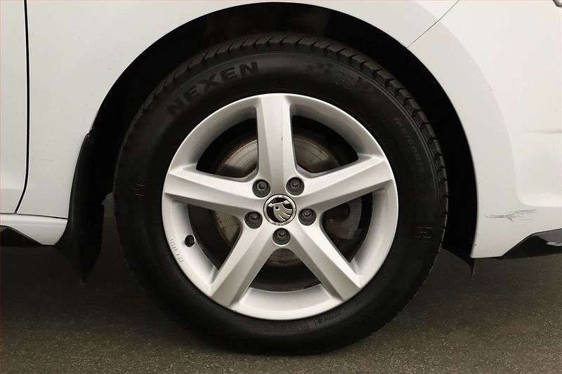 Škoda Rapid (2015) Spaceback 1.4 TDI, Automat - fotka 12 z 19