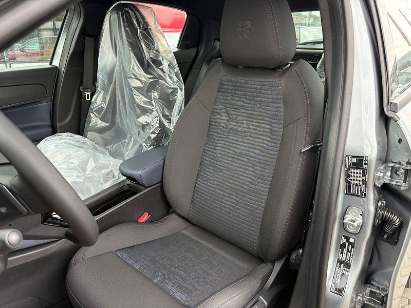 Alfa Romeo Junior (2026) Ibrida 1.2 Turbo Hybrid 145k e - fotka 15 z 15