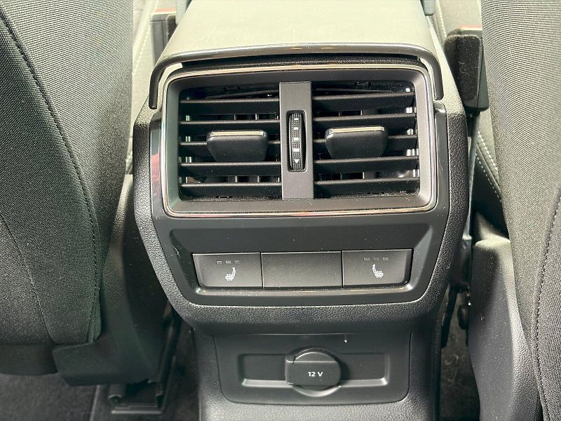 Škoda Karoq (2025) DSG 2.0 TDI / 110 kW / 4x4 / T - fotka 34 z 35