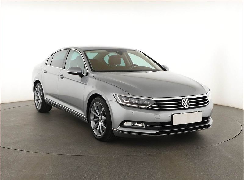 Volkswagen Passat (2019) 2.0 TSI - fotografie inzerátu
