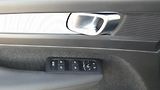 Volvo XC40 T2 FWD Momentum Core - náhled 9