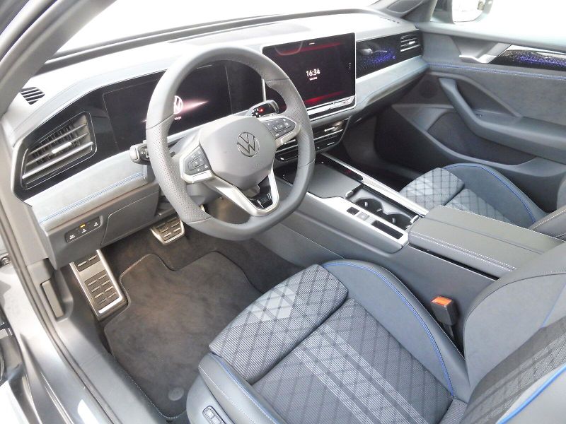 Volkswagen Passat (2026) Variant R-Line 2,0 TDI 110kW D - fotka 6 z 30