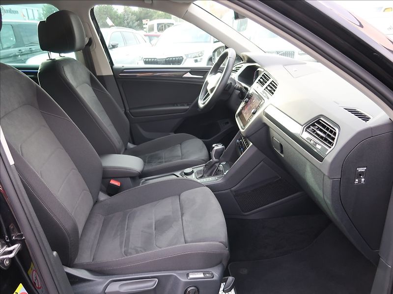 Volkswagen Tiguan 2,0 TDi,110kW,Elegance,ČR,4x4 - fotka 13 z 28