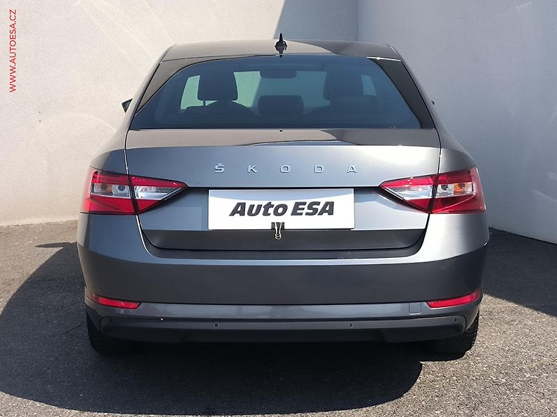 Škoda Superb (2022) 2.0TDi, ČR, Ambition, DSG - fotka 5 z 23