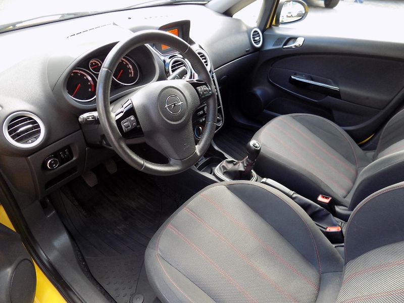 Opel Corsa (2014) 1.2 16V - fotka 9 z 12