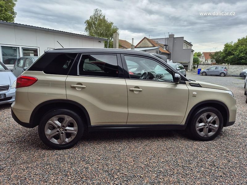 Suzuki Vitara (2017) 1.6VVT 88KW COMFORT NAVI - fotka 14 z 52