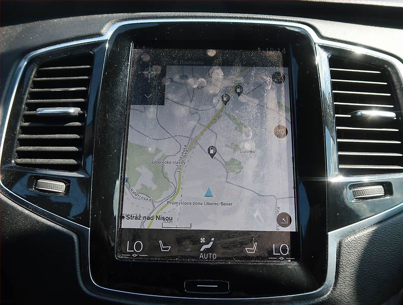 Volvo XC90 (2020) R-Design B5 AWD - fotka 12 z 21