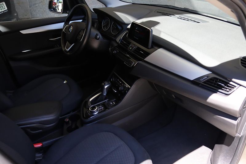 BMW Řada 2 225xe iPERFORMANCE F45 165kW - fotka 46 z 50