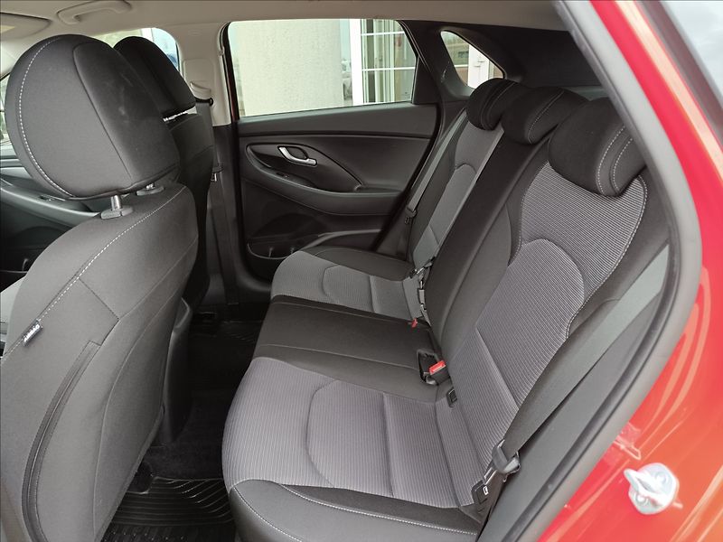 Hyundai i30 1,0 T-GDi Comfort - fotka 17 z 19