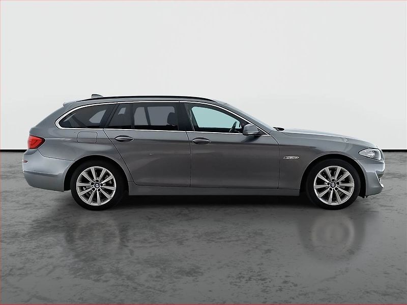 BMW Řada 5 (2012) 525d xDrive, 4X4, Automat - fotka 6 z 21