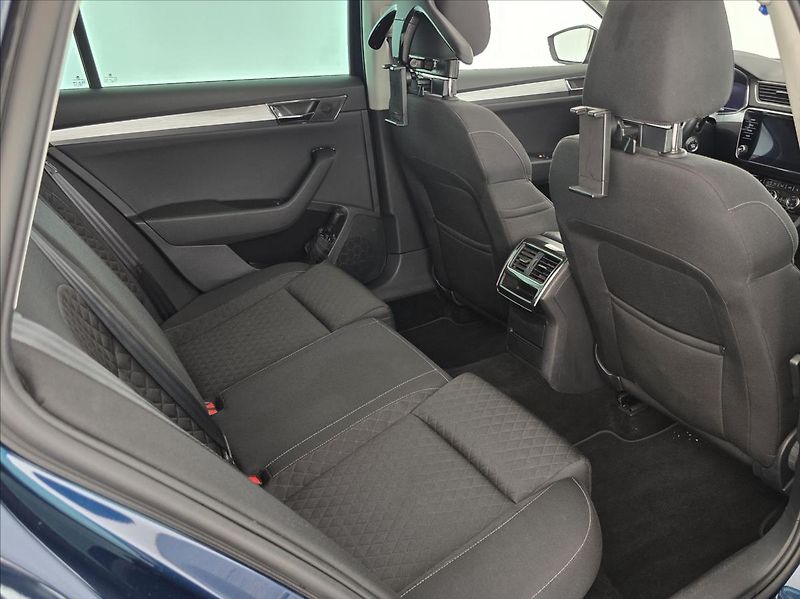 Škoda Superb 2,0 Style+, ACC, Virtual, Kame - fotka 22 z 25