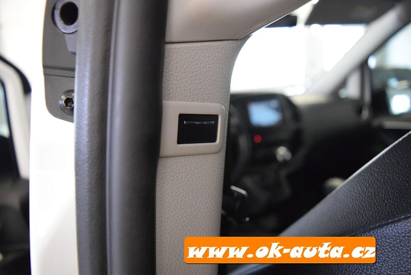 Mercedes-Benz Vito 114 CDI MIXTO LED 5 MÍST  - fotka 14 z 55