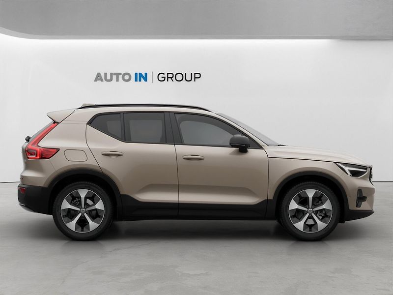 Volvo XC40 (2026) DARK B4 PLUS FWD, Nez.topení - fotka 6 z 10