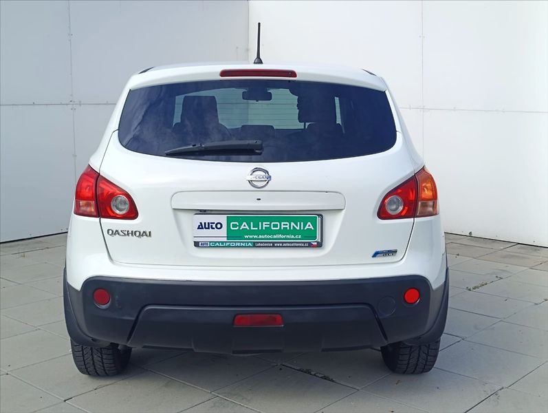 Nissan Qashqai 1,5 DCi Navi Kamera Panorama - fotka 8 z 31