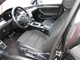 Volkswagen Passat (2018) 2.0 TDi 4x4, DSG, Navi, ACC - náhled 9