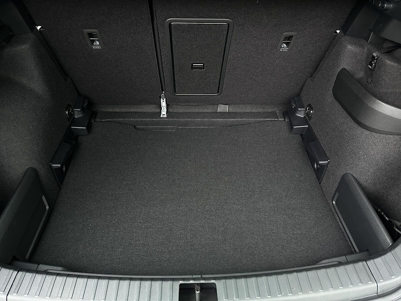 Škoda Karoq 2.0TDi DSG 4x4 150PS Matrix-LE - fotka 44 z 47