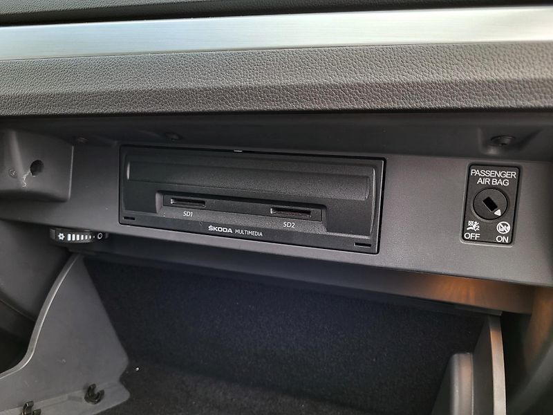 Škoda Superb III 2.0 TDi 110kW AMBITION *ČR - fotka 24 z 44