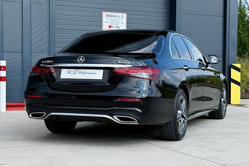 Mercedes-Benz Třídy E (2020) E 220d 4Matic AMG Line - fotka 17 z 112