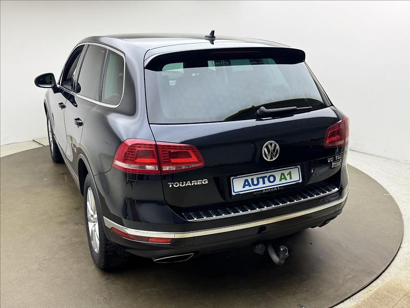 Volkswagen Touareg 3,0 ACC 360° TZ PEČLIVÝ SERVIS - fotka 6 z 49