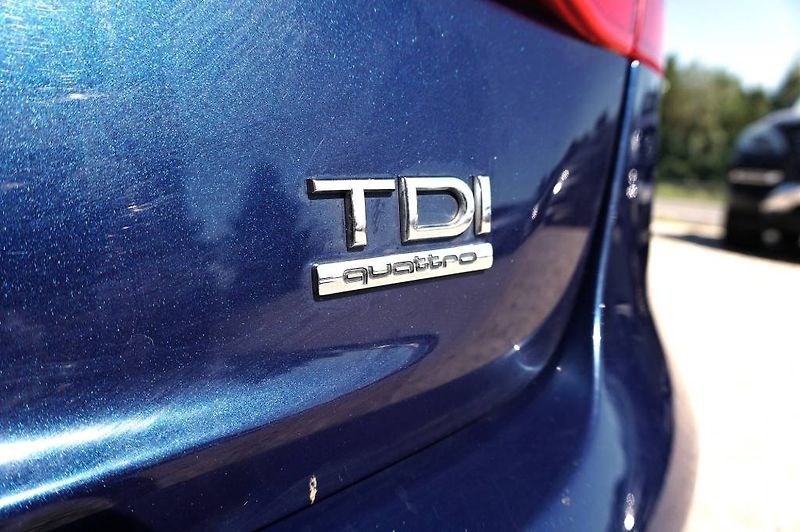 Audi A4 (2013) S-LINE 2,0 TDI 130 kW - fotka 19 z 63