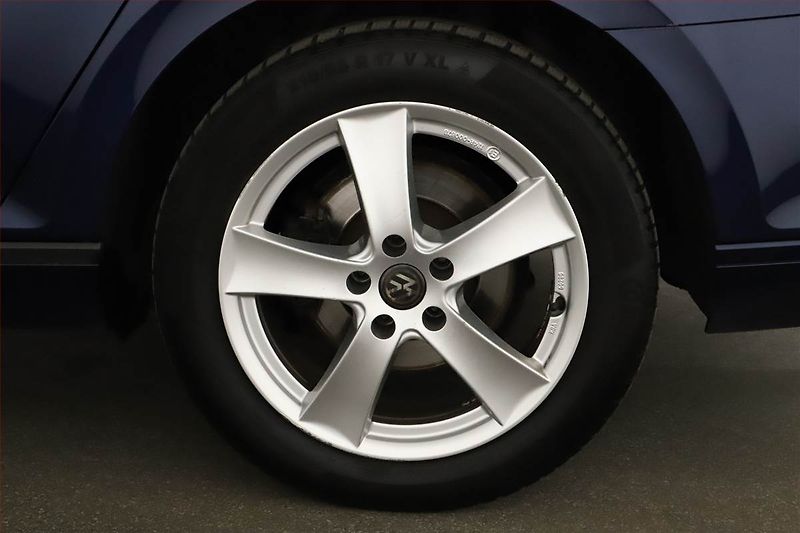 Volkswagen Passat (2018) 1.6 TDI, Tempomat - fotka 11 z 14